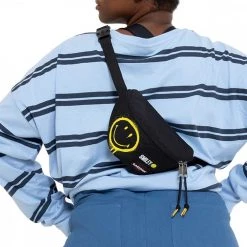 EASTPAK MARSUPIO SPRINGER SMILEY® GRAFBLACK Nero -Offerta Economica Novità eastpak ek074 marsupio springer x smiley zaini per tutti i giorni uomo 044679201 u131 5