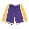 MITCHELL & NESS SHORT SWINGMAN LOS ANGELES LAKERS Giallo, Viola 2 MITCHELL & NESS SHORT SWINGMAN LOS ANGELES LAKERS Giallo, Viola -Offerta Economica Novità mitchell ness smshgs18235 short swingman los angeles lakers squadre basket uomo 044610801 purp 1
