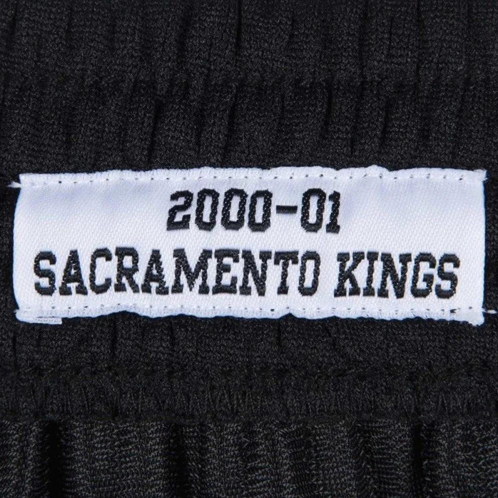 MITCHELL & NESS SHORT SWINGMAN SACRAMENTO KINGS Nero, Viola 4 MITCHELL & NESS SHORT SWINGMAN SACRAMENTO KINGS Nero, Viola - immagine 2