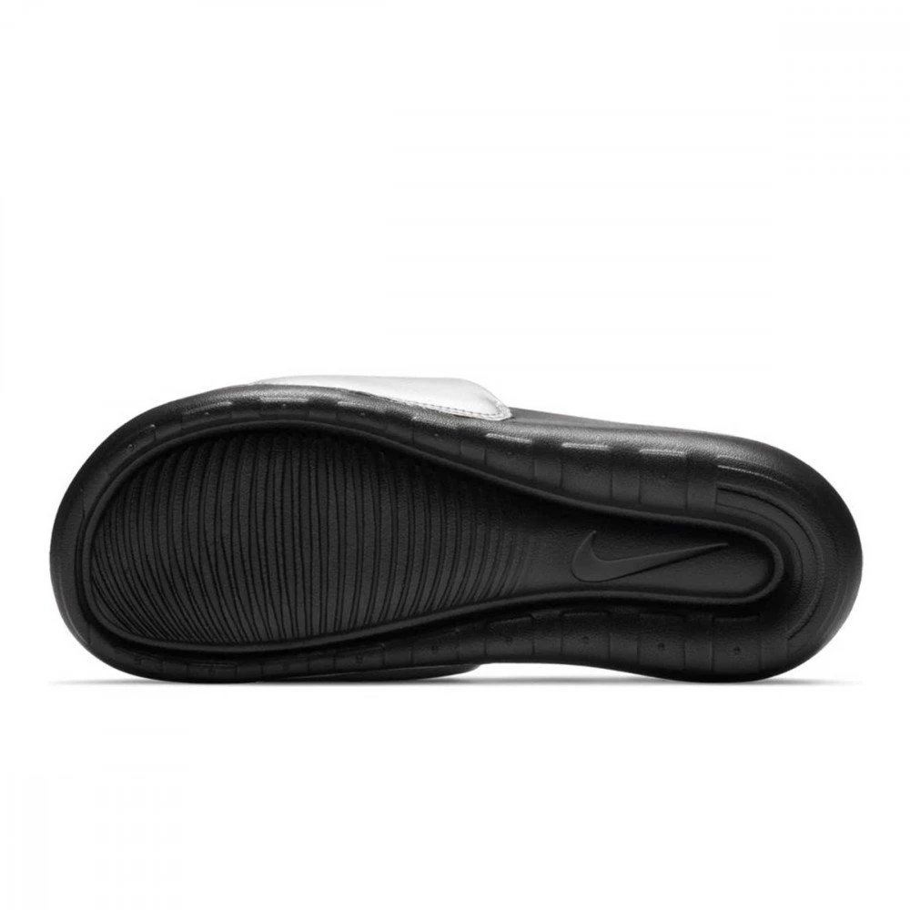 NIKE VICTORI ONE SLIDE DONNA Argento, Nero 5 NIKE VICTORI ONE SLIDE DONNA Argento, Nero - immagine 3