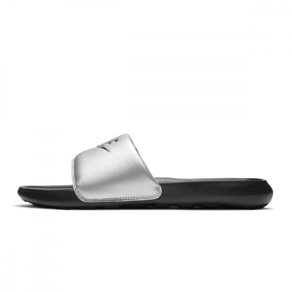 NIKE VICTORI ONE SLIDE DONNA Argento, Nero 7 NIKE VICTORI ONE SLIDE DONNA Argento, Nero - immagine 5