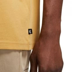 NIKE SB T-SHIRT LC BARKING Giallo 7 NIKE SB T-SHIRT LC BARKING Giallo -Offerta Economica Novità nike sb dq1856 t shirt lc barking street style uomo 044740401 777 3