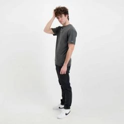 TOMMY JEANS T-SHIRT D2 TINY LINEAR Nero -Offerta Economica Novità tommy jeans dm0dm12852 t shirt d2 tiny linear casual uomo 045110101 bds 5