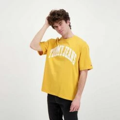 TOMMY JEANS T-SHIRT TOMMY COLLEGIATE Giallo 10 TOMMY JEANS T-SHIRT TOMMY COLLEGIATE Giallo -Offerta Economica Novità tommy jeans dm0dm12856 t shirt tommy collegiate casual uomo 045110501 zfw 4