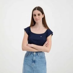 TOMMY JEANS T-SHIRT CROP SPALLE SCOPERTE DONNA Blu 12 TOMMY JEANS T-SHIRT CROP SPALLE SCOPERTE DONNA Blu -Offerta Economica Novità tommy jeans dw0dw12599 t shirt crop spalle scoperte donna casual donna 045113601 c87 5