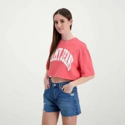 TOMMY JEANS T-SHIRT CROP OVER COLLEGE DONNA Rosa -Offerta Economica Novità tommy jeans dw0dw12835 t shirt crop over college donna casual donna 045114701 tij 5